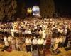 أخبار عربية : 120 ألفًا يؤدون صلاتى العشاء والتراويح فى رحاب المسجد الأقصى